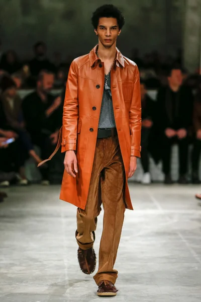 Look 8